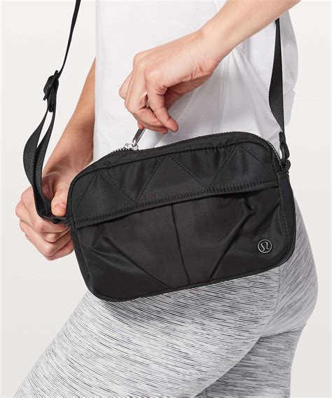 lululemon crossbody bag for women